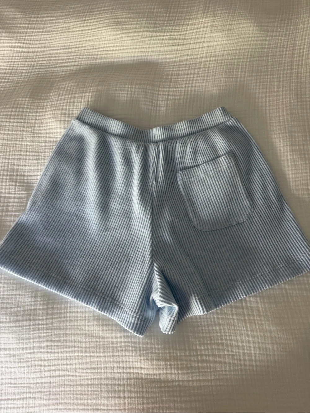 ALO Yoga Muse Short — Blue Skies